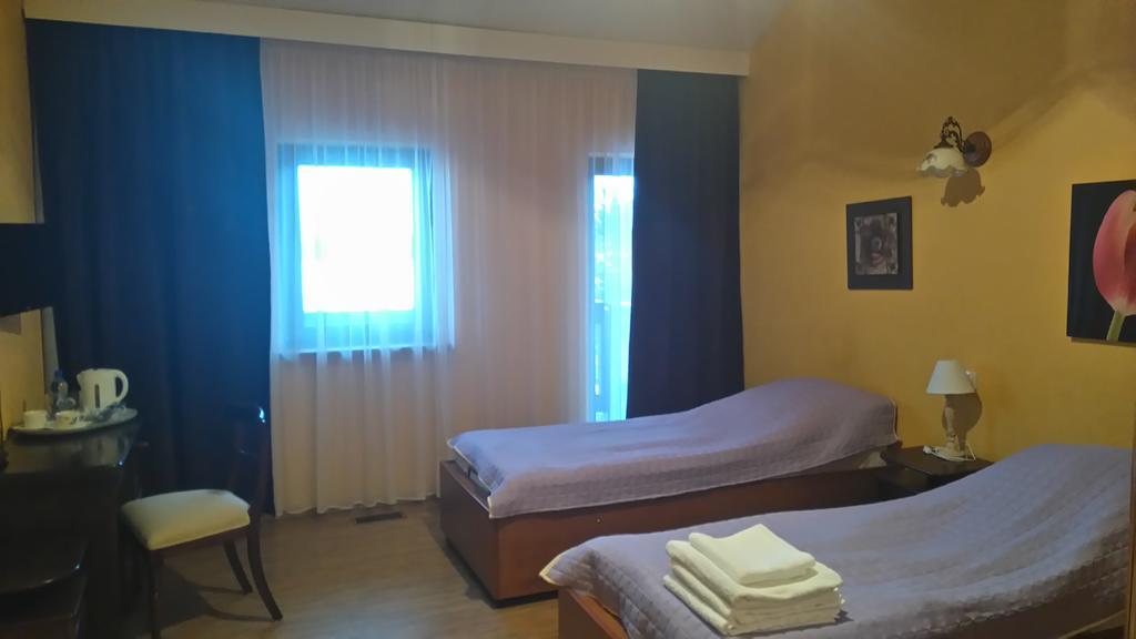 Bed and Breakfast Karczma Biesiadna Dalnia Esterno foto